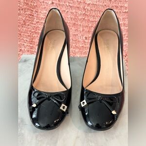 Lightly used , elegant and classy look